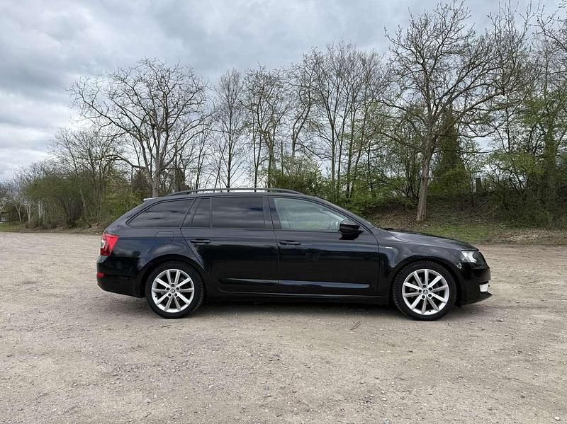Gebraucht Skoda Octavia Joy 150 PS (110 kW) 2016 Schwarz Kleinwagen