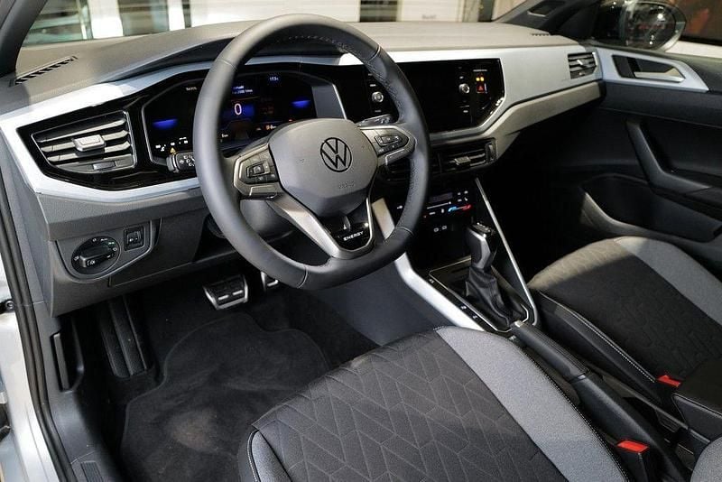 Neu VW Taigo 116 PS (85 kW) 2026 Reflexsilber metallic SUV