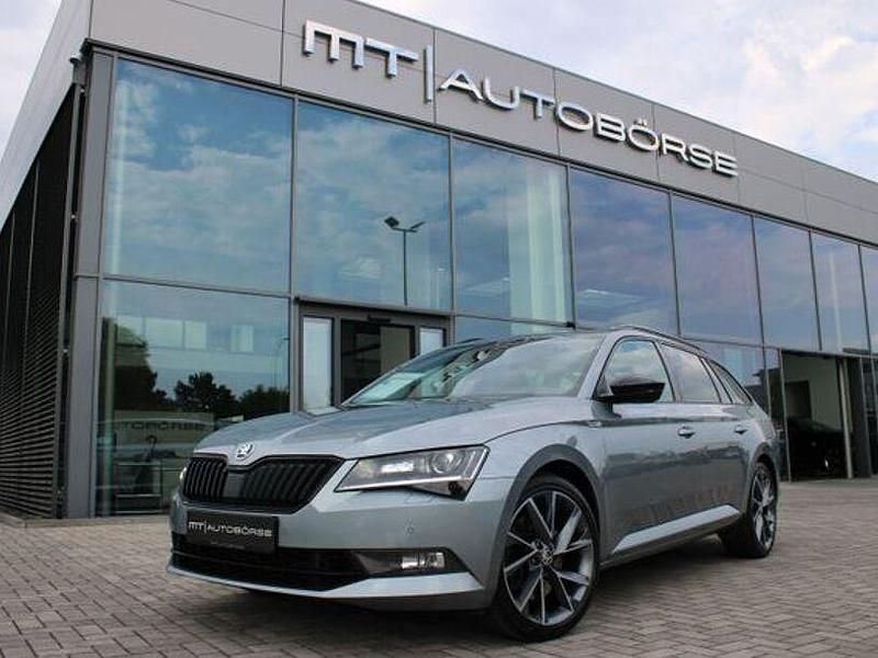 Grau Gebraucht 2018 Skoda Superb SportLine Kombi | 24.900 € (Etwas zu teuer) - Bild 1/4