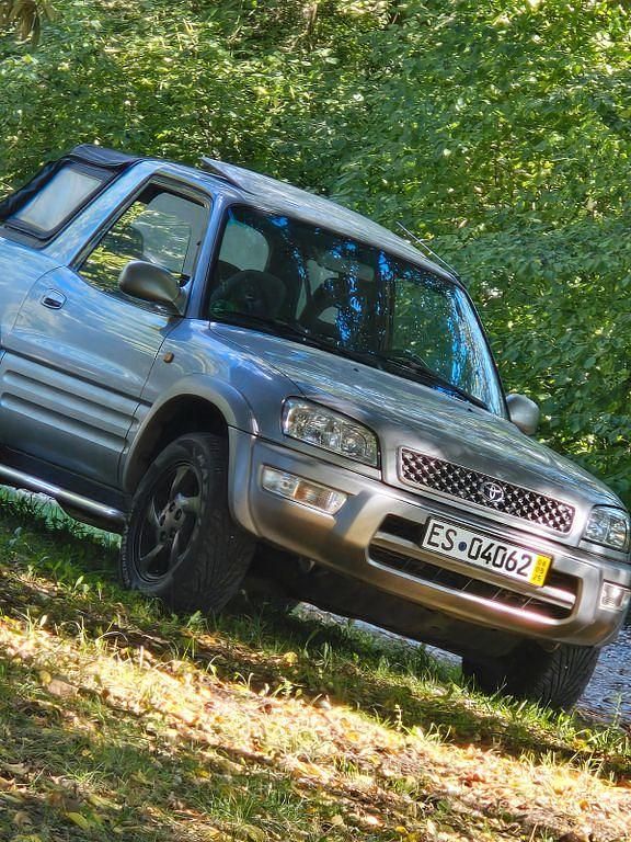 Silber Gebraucht 1999 Toyota RAV4 SUV | 4.675 € (Fairer Preis) - Bild 1/4