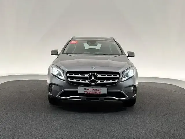 Gebraucht Mercedes GLA200 Urban 136 PS (100 kW) 2018 Grau SUV