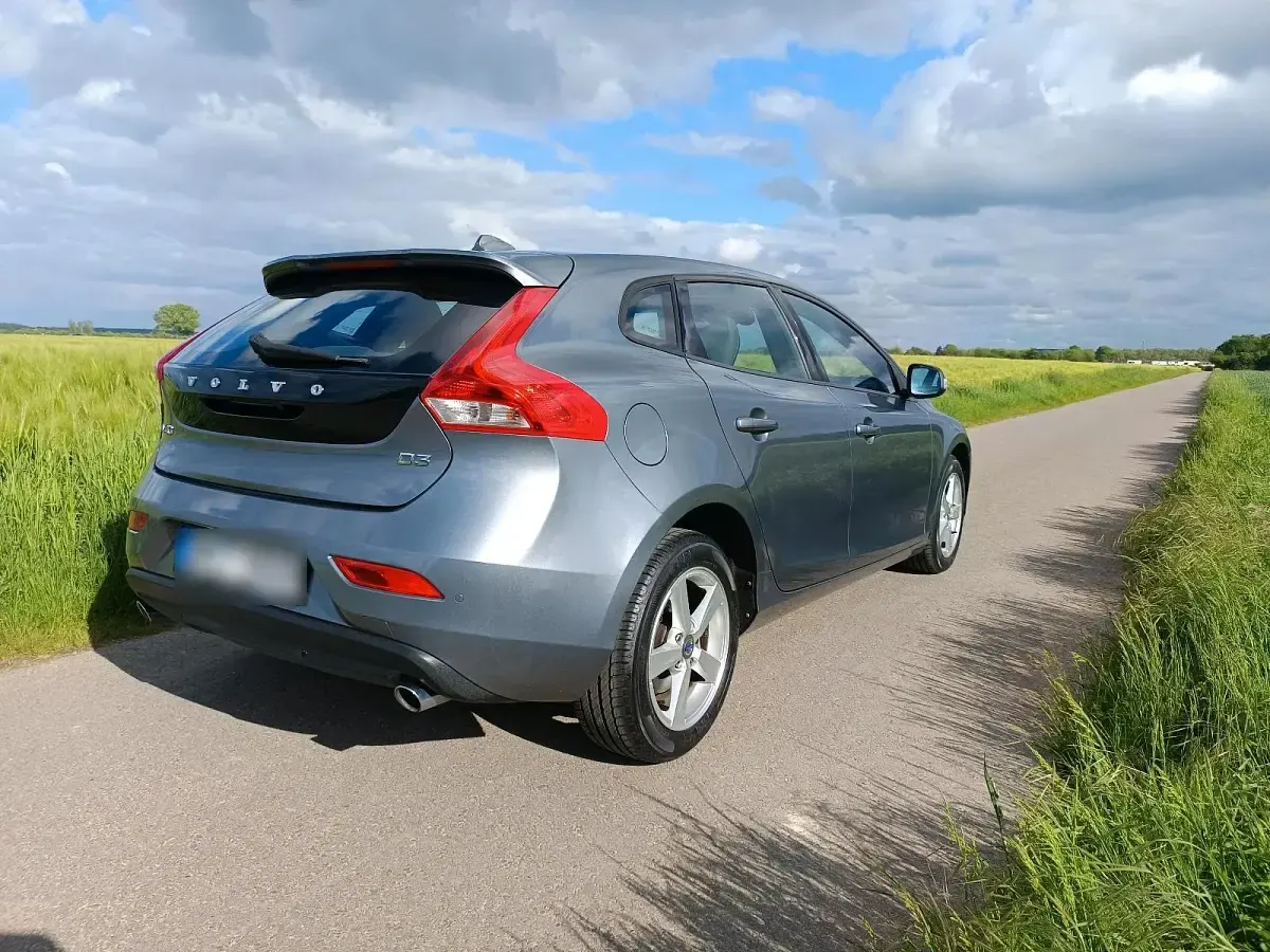 Gebraucht Volvo V40 150 PS (110 kW) 2015 Grau Limousine