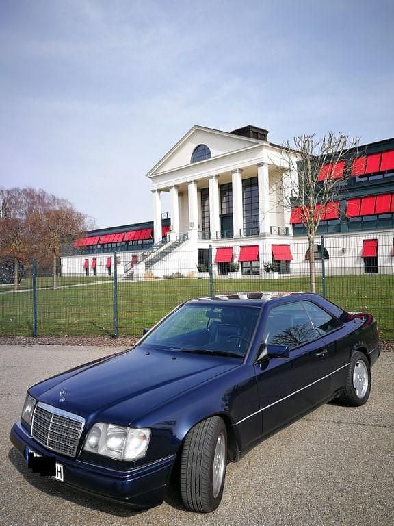 Gebraucht Mercedes E300 220 PS (161 kW) 1991 Blau Coupé