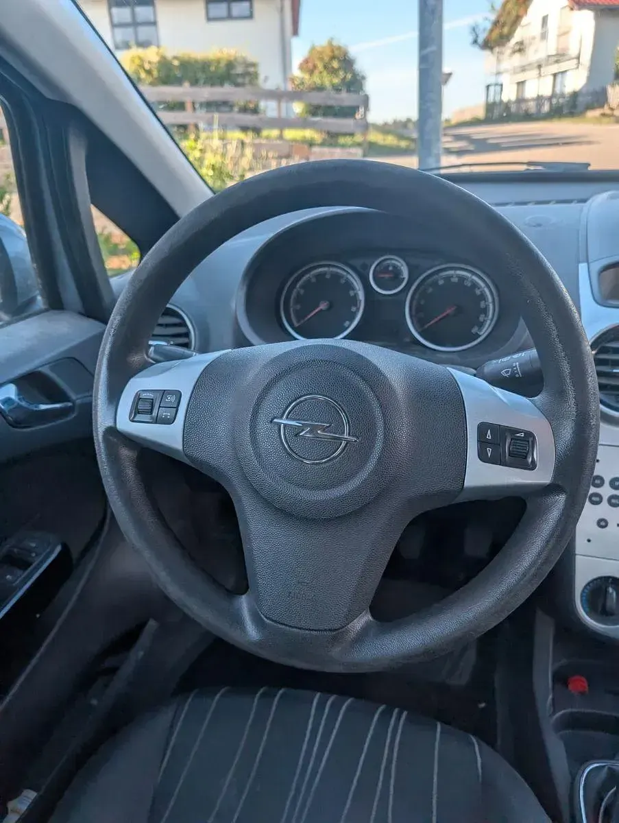 Gebraucht Opel Corsa Edition 80 PS (58 kW) 2010 Grau Kleinwagen