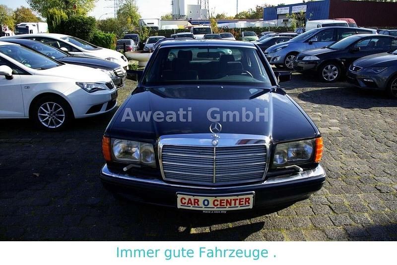 Blau Gebraucht 1987 Mercedes 560 Limousine | 19.800 € - Bild 1/4