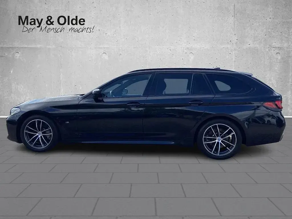Gebraucht BMW 530 M Sport 245 PS (180 kW) 2023 Schwarz Kombi