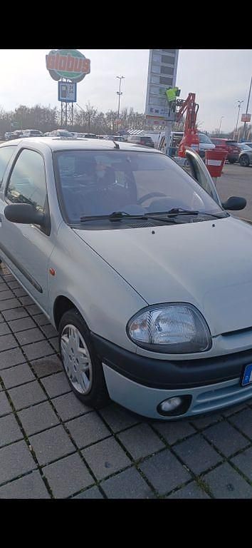 Gebraucht Renault Clio II 58 PS (42 kW) 2000 Grau Limousine