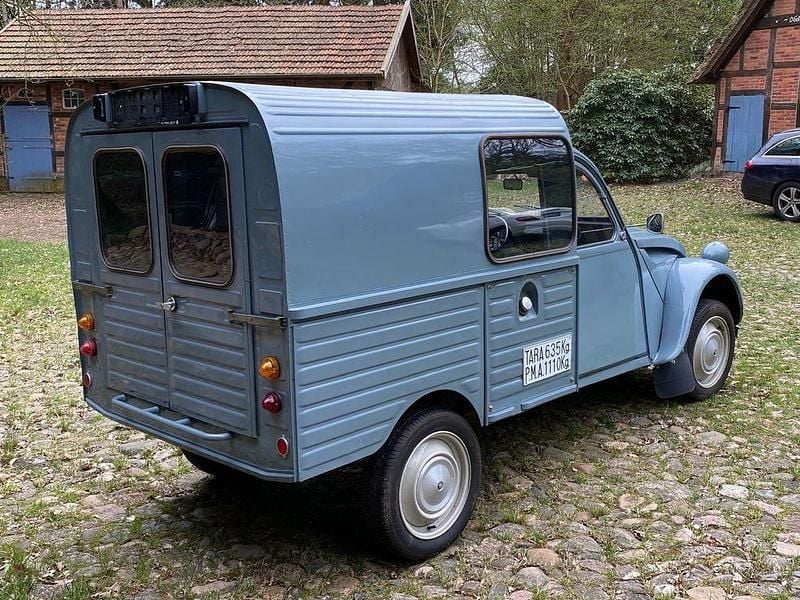 Second-hand Citroën 2CV 29 CP (21 kW) 1977 Gri Berlinǎ
