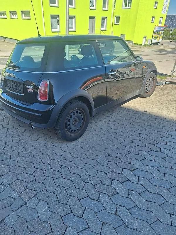 Second-hand Mini ONE 90 CP (66 kW) 2003 Negru Hatchback