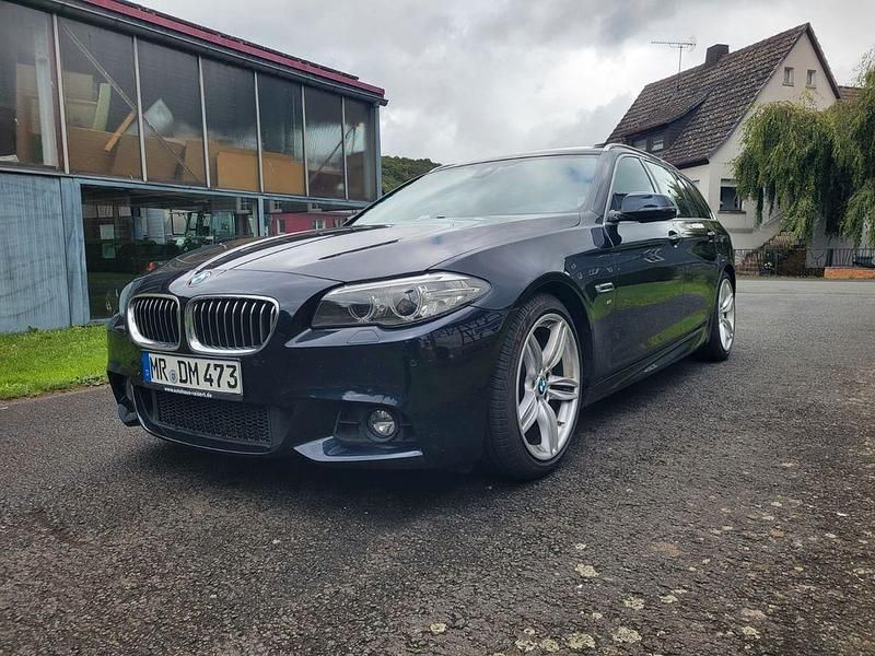 Schwarz Gebraucht 2016 BMW 530 Performance Kombi | 23.950 € (Fairer Preis) - Bild 1/4