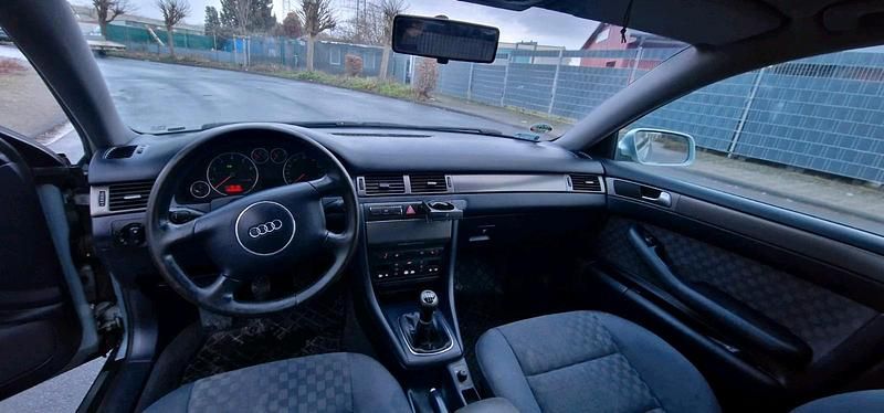 Gebraucht Audi A6 130 PS (95 kW) 2003 Blau Limousine