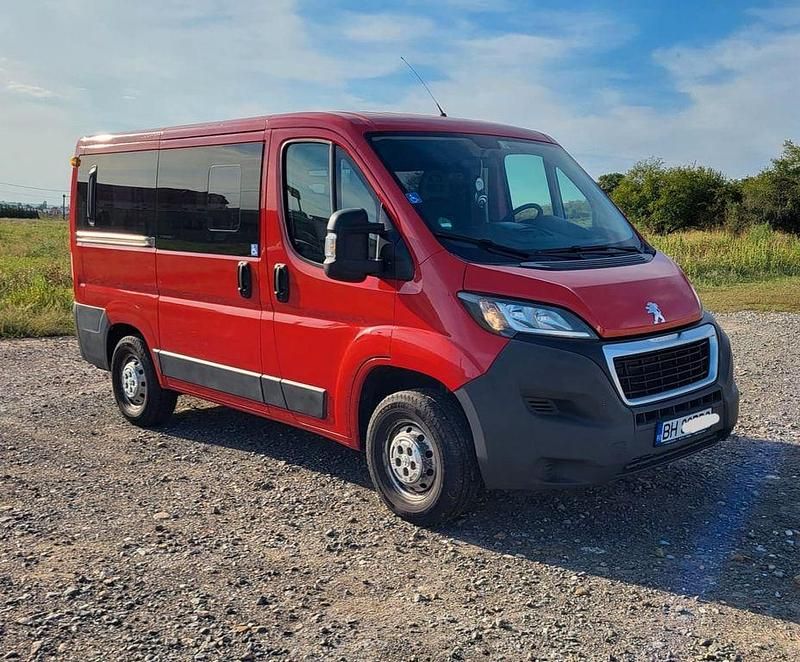 Gebraucht Peugeot Boxer 110 PS (80 kW) 2016 Rot Van