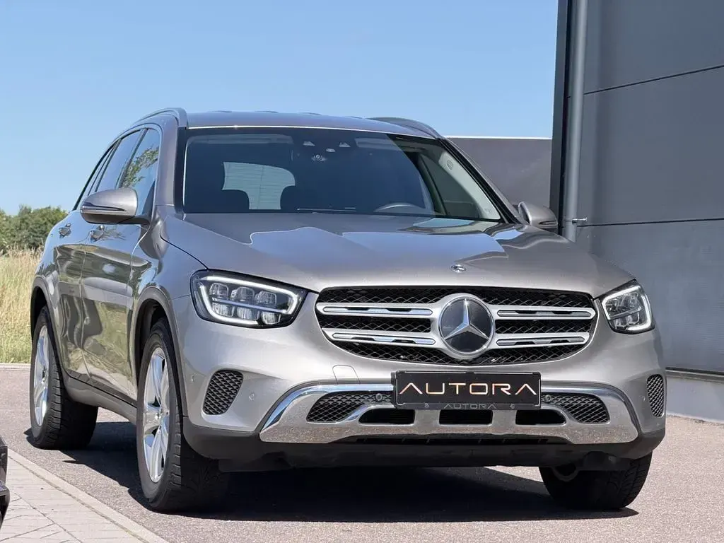 Gebraucht Mercedes GLC200 197 PS (144 kW) 2021 Silber SUV