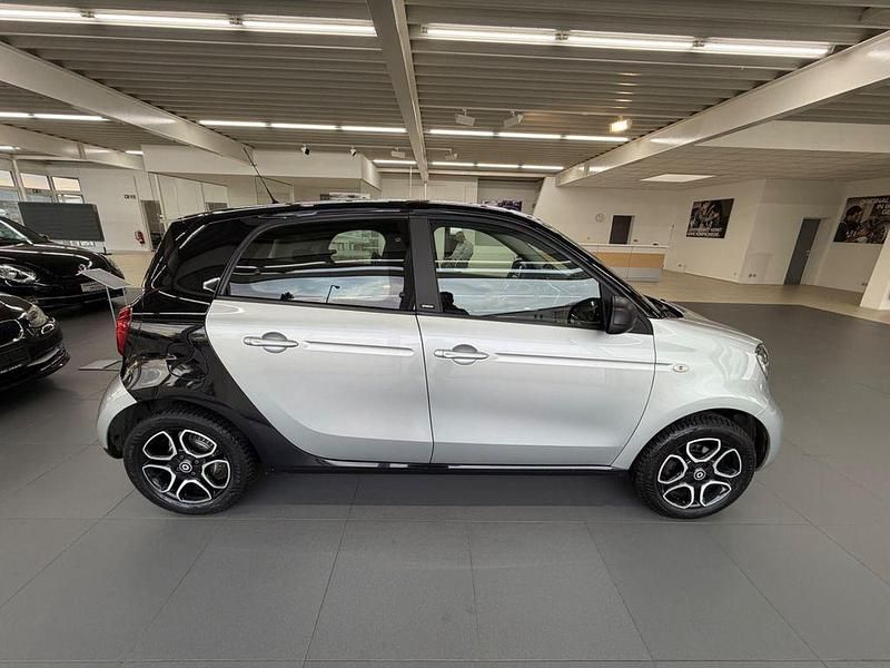 Gebraucht Smart ForFour Basis 71 PS (52 kW) 2019 Silber Kleinwagen