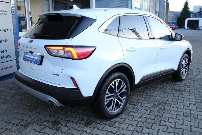 Gebraucht Ford Kuga Titanium 152 PS (111 kW) 2021 Frost weiß SUV