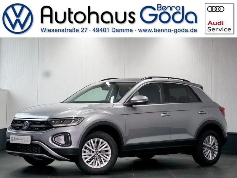 Pyritsilber (metallic) Gebraucht 2024 VW T-Roc Life SUV | 30.950 € (Fairer Preis) - Bild 1/4