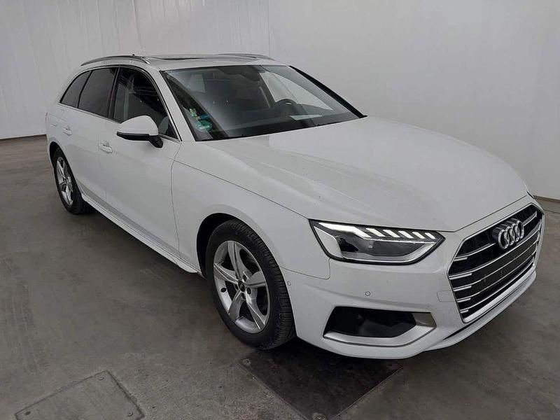 Gebraucht Audi A4 Sport 150 PS (110 kW) 2022 Weiß Kombi