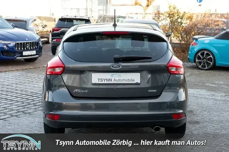Usado Ford Focus Cool & Connect 150 CV (110 kW) 2018 Gris Berlina
