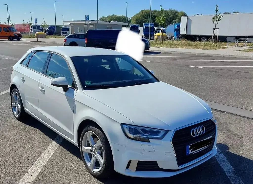 Gebraucht Audi A3 Sport 116 PS (85 kW) 2020 Weiß Limousine