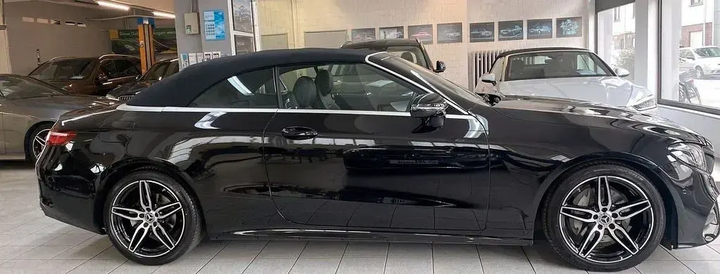 Usado Mercedes E220 AMG 194 CV (142 kW) 2018 Negro Descapotable