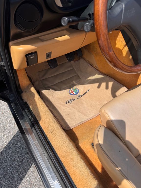 Grau Gebraucht 1991 Alfa Romeo Spider Cabrio | 19.750 € - Bild 1/4