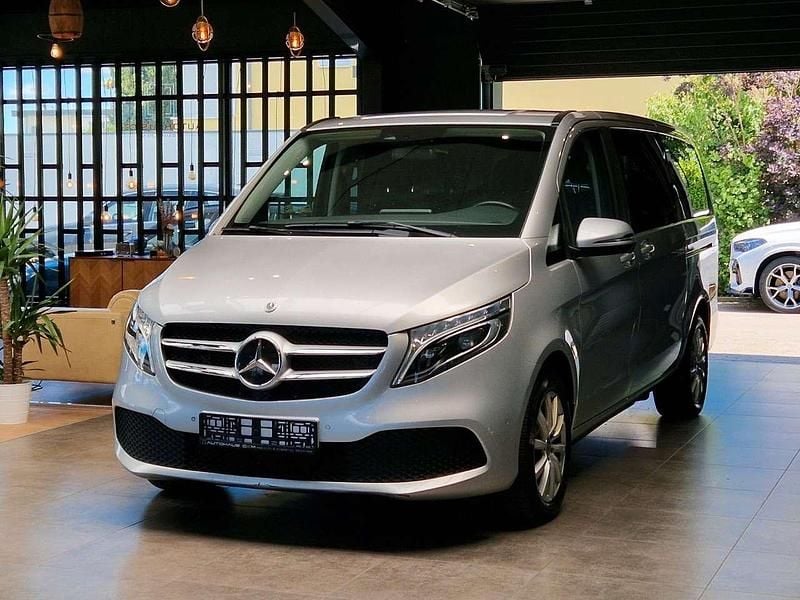 Gebraucht Mercedes V220 Edition 163 PS (119 kW) 2022 Silber Van / Kleinbus