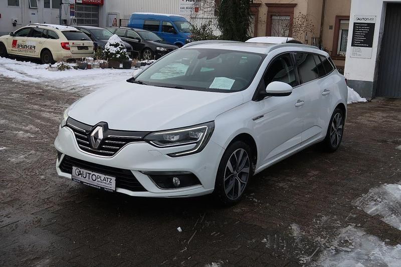 Gebraucht Renault Mégane IV Bose Edition 132 PS (97 kW) 2016 Weiß Limousine