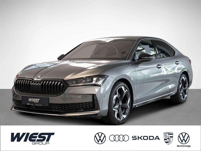 Graphitegrau metallic Neu 2025 Skoda Superb SportLine Limousine | 52.250 € (Fairer Preis) - Bild 1/4