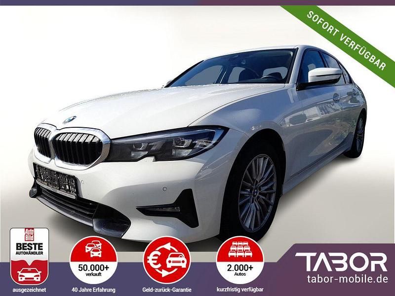 Weiß Gebraucht 2021 BMW 318 Sport Line Limousine | 26.939 € (Fairer Preis) - Bild 1/4