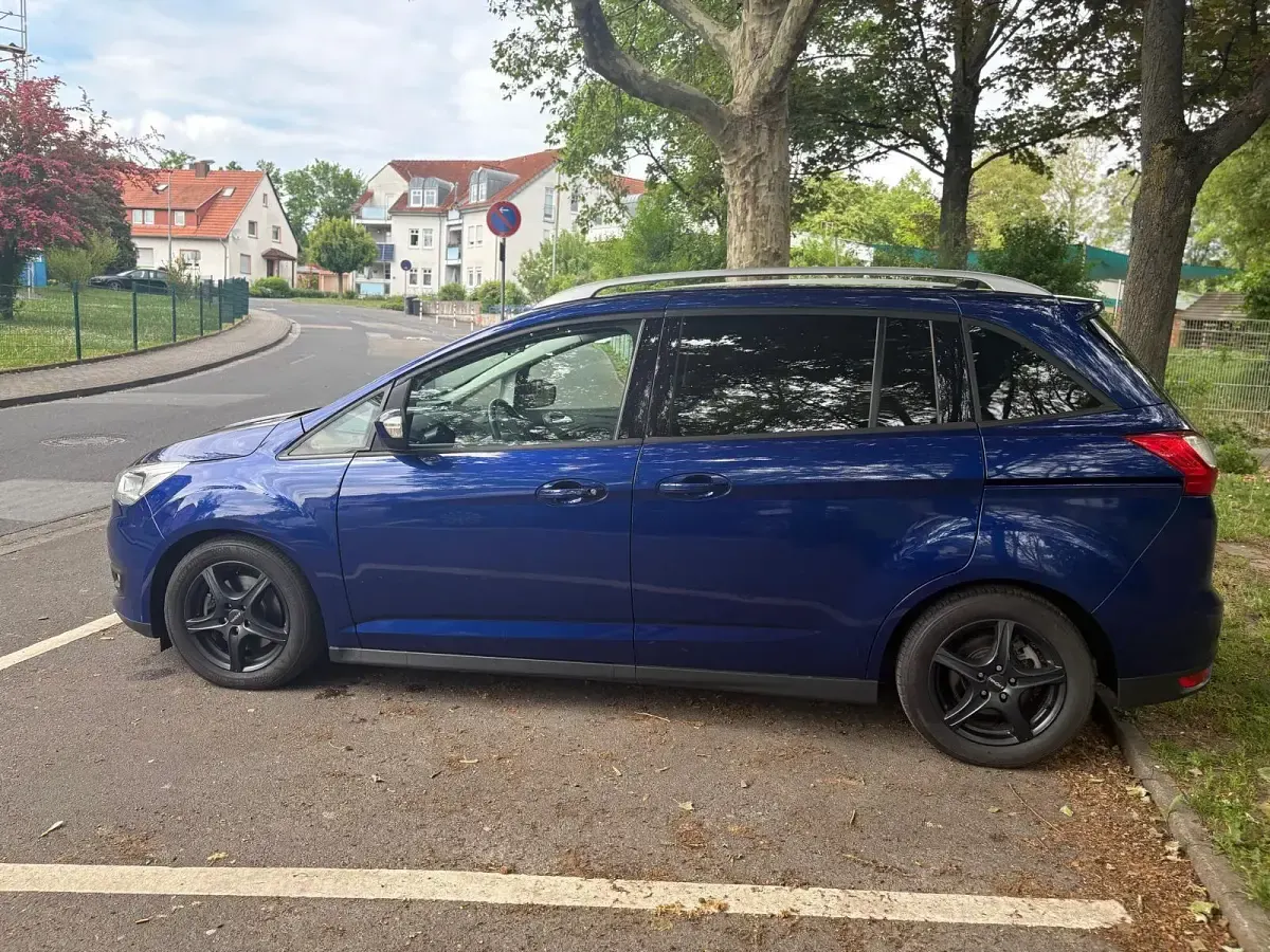 Używany Ford Grand C-Max Titanium 125 KM (91 kW) 2016 Niebieski Minivan