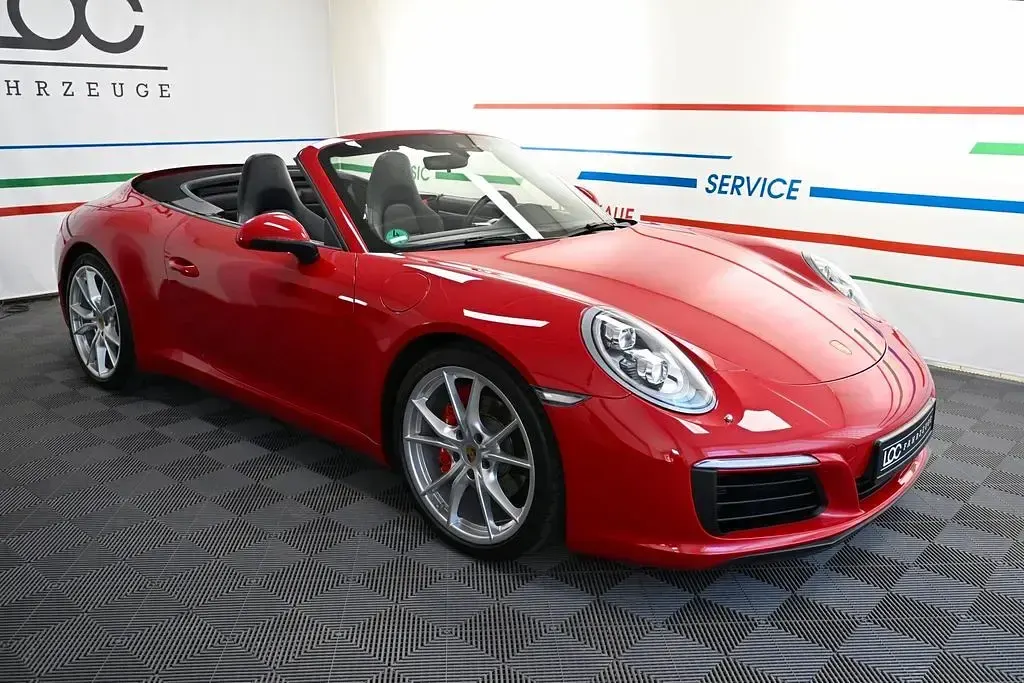 Gebraucht Porsche 911 Carrera Cabriolet 370 PS (272 kW) 2017 Karminrot Cabrio