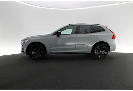 Neu Volvo XC60 Plus 250 PS (183 kW) 2026 Grau SUV