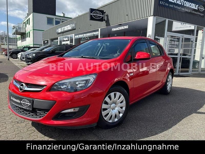 Gebraucht Opel Astra Selection 116 PS (85 kW) 2015 Rot Limousine