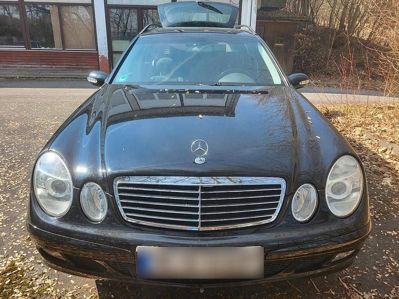 Gebraucht Mercedes E240 2003 Schwarz Kombi
