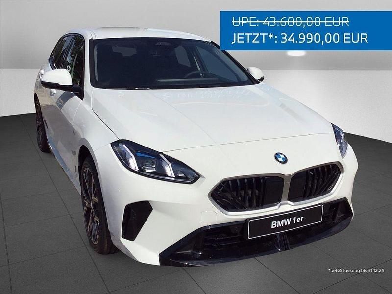 Alpinweiss iii Neu 2025 BMW 118 Shadowline Kleinwagen | 34.990 € (Superpreis) - Bild 1/4