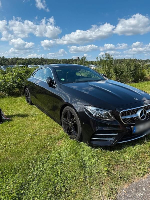 Schwarz Gebraucht 2018 Mercedes E300 Sport Coupé | 30.999 € (Fairer Preis) - Bild 1/4