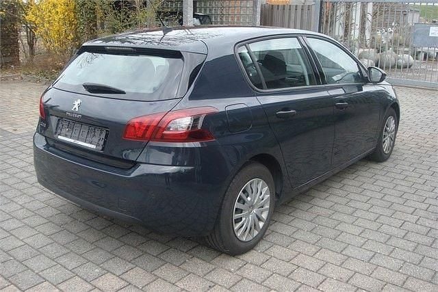 Gebraucht Peugeot 308 102 PS (75 kW) 2019 Grau Limousine