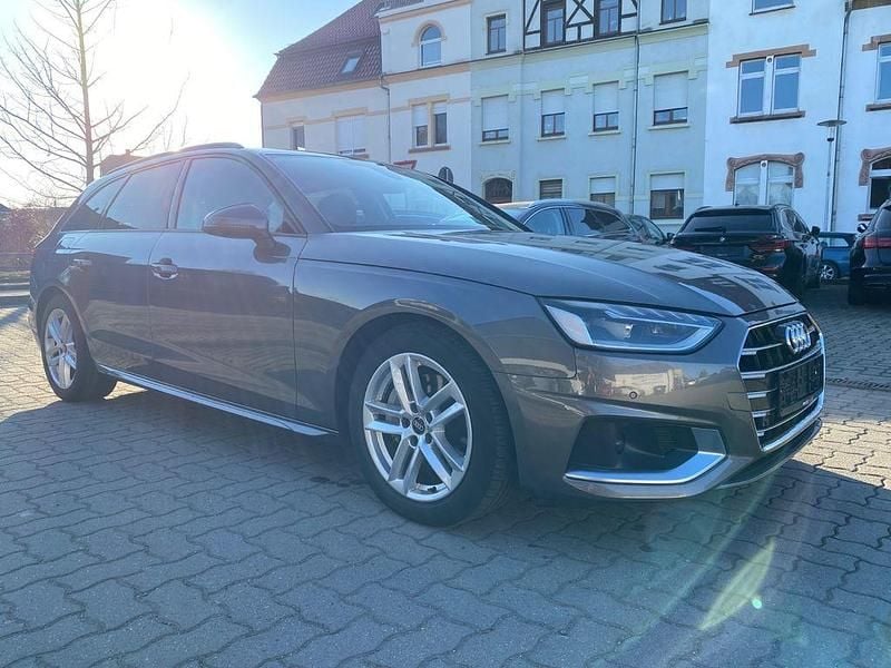 Gebraucht Audi A4 Ambiente 204 PS (150 kW) 2022 Grau Kombi