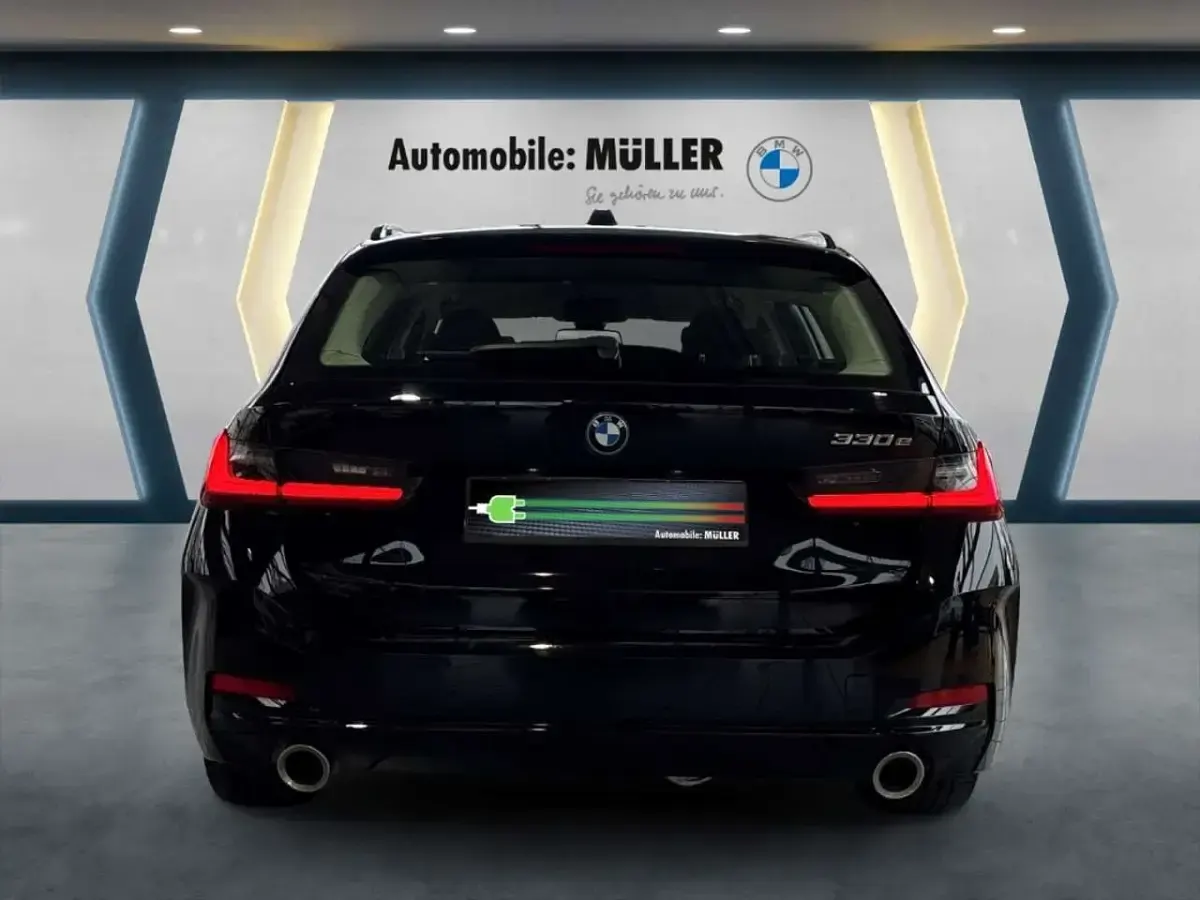 Gebraucht BMW 330 Sport Line 184 PS (135 kW) 2022 Schwarz ii Kombi