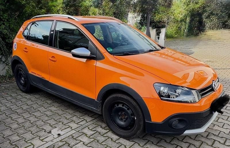 Orange Gebraucht 2011 VW Polo Cross Kleinwagen | 7.600 € (Guter Preis) - Bild 1/4