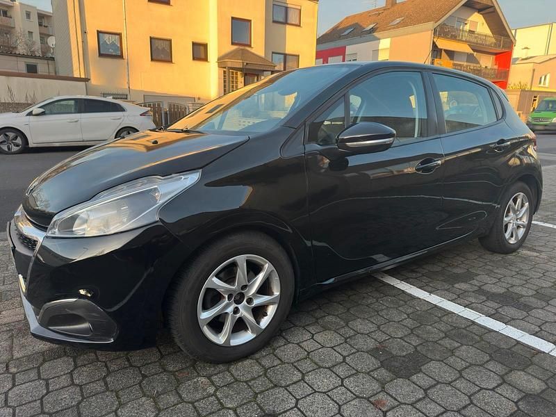 Gebraucht Peugeot 208 100 PS (73 kW) 2017 Schwarz Kleinwagen