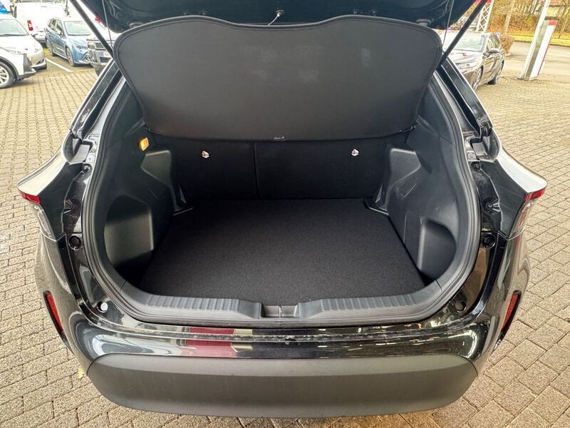 Gebraucht Toyota Yaris Cross 131 PS (96 kW) 2024 Schwarz SUV