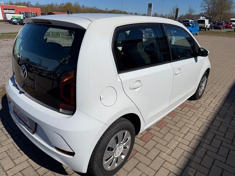 Second-hand VW up! Basis 65 CP (47 kW) 2020 Alb Hatchback