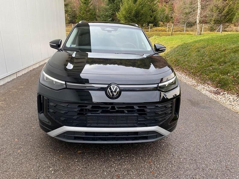 Gebraucht VW Tayron 150 PS (110 kW) 2025 Schwarz SUV