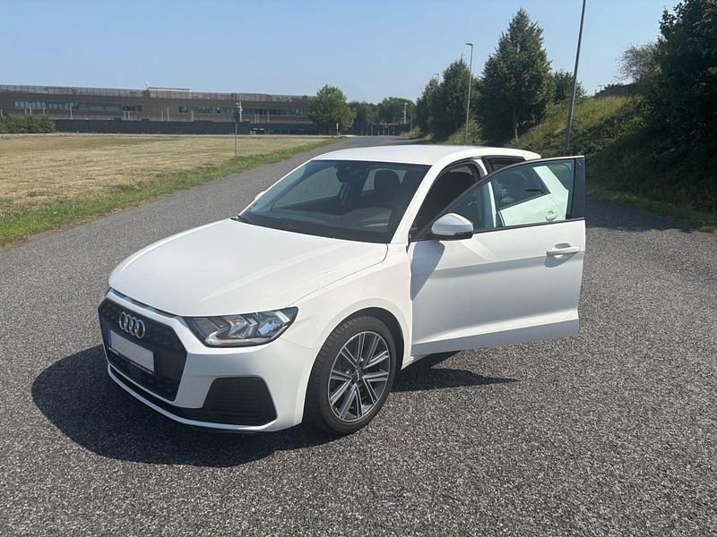 Weiß Gebraucht 2019 Audi A1 Sportback Kleinwagen | 18.900 € (Fairer Preis) - Bild 1/4
