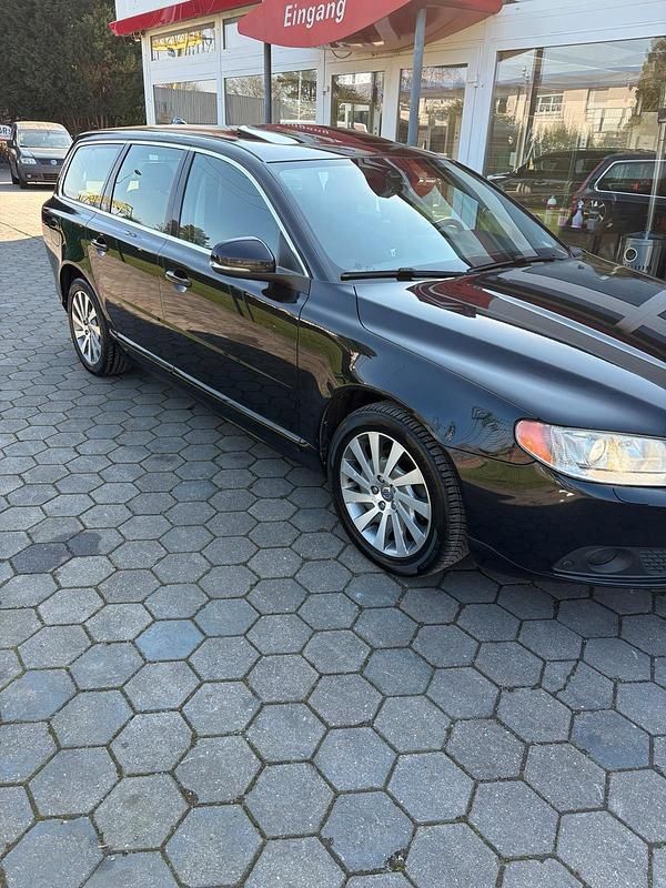 Gebraucht Volvo V70 179 PS (131 kW) 2012 Schwarz Kombi