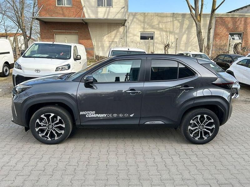 Gebraucht Toyota Yaris Cross 131 PS (96 kW) 2026 Grau SUV
