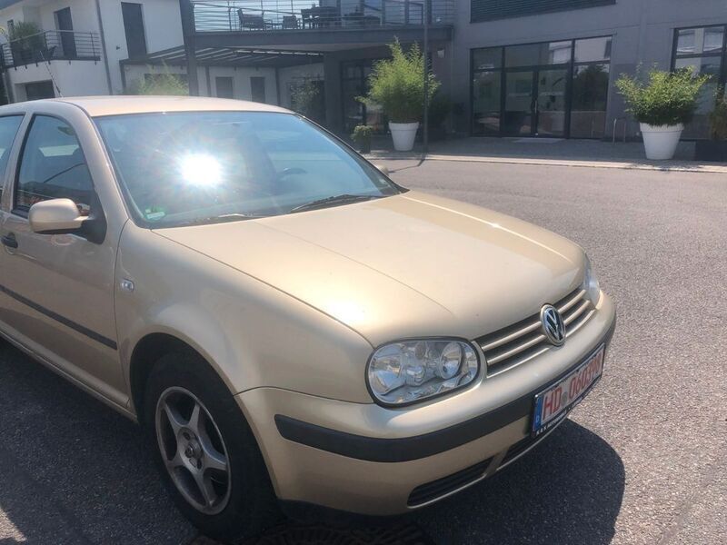 Gebraucht VW Golf IV Edition 116 PS (85 kW) 2001 Gold Limousine