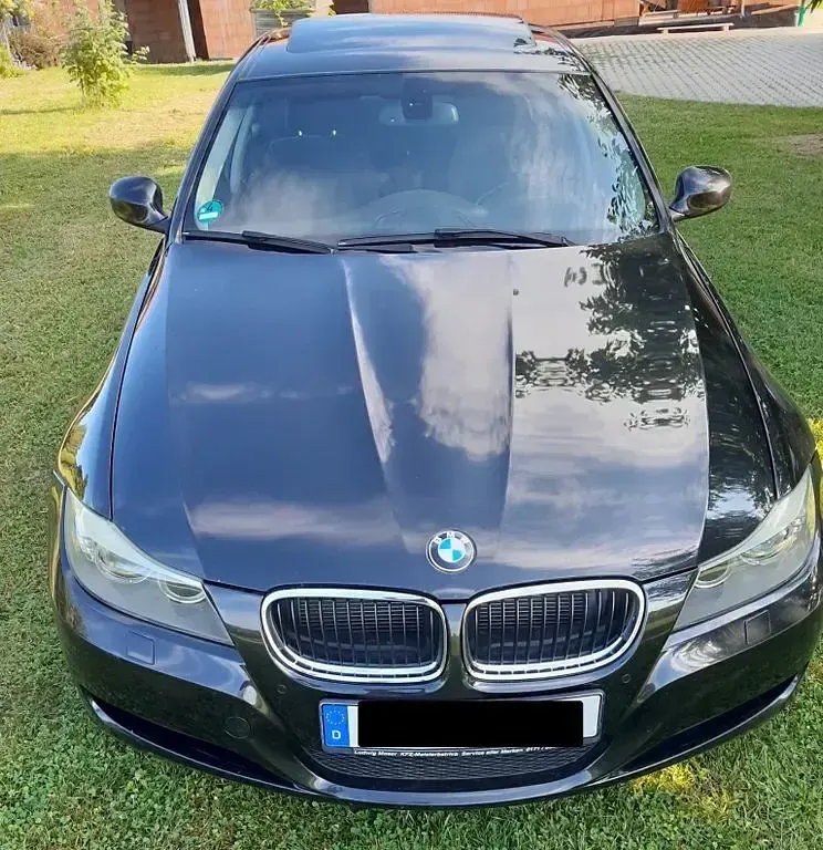 Gebraucht BMW 316 116 PS (85 kW) 2010 Schwarz Limousine