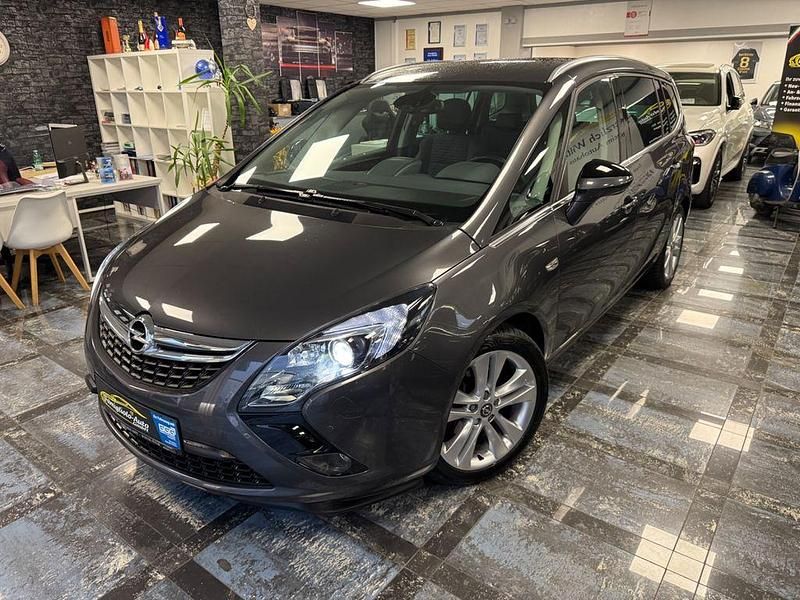 Grau Gebraucht 2012 Opel Zafira Tourer Innovation Van / Kleinbus | 9.450 € (Fairer Preis) - Bild 1/4